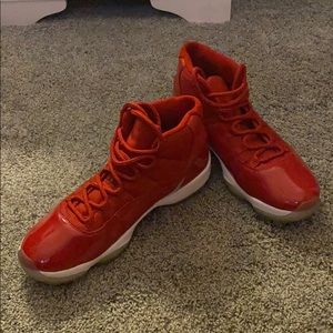 Jordan men’s Air 11 Retro Red/black- white